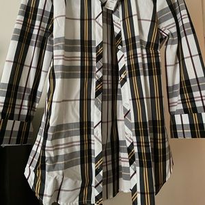 New York & Co Button down shirt